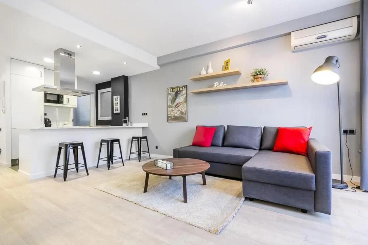 51Sam1021 - Modern Apartment Near Montjuic Βαρκελώνη Εξωτερικό φωτογραφία