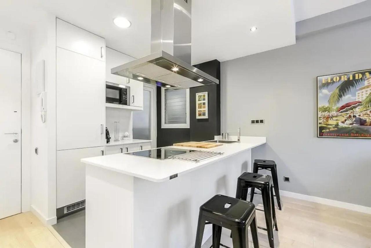 51Sam1021 - Modern Apartment Near Montjuic Βαρκελώνη Εξωτερικό φωτογραφία